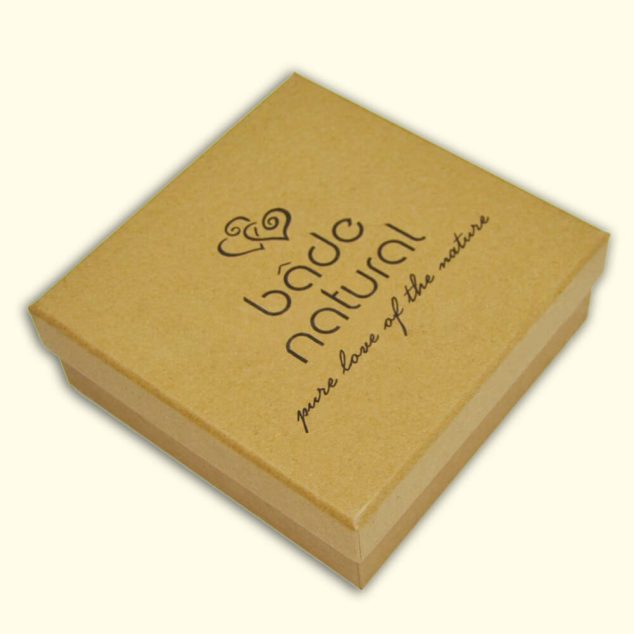 Krem Rengi Gofreli Kutu Kapak Modeli