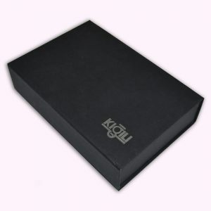 Sert Mukavva Siyah Kutu