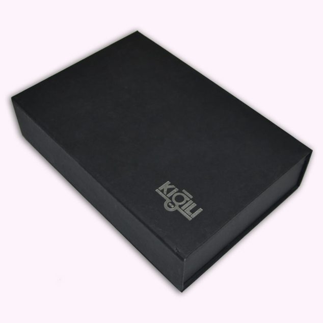 Sert Mukavva Siyah Kutu