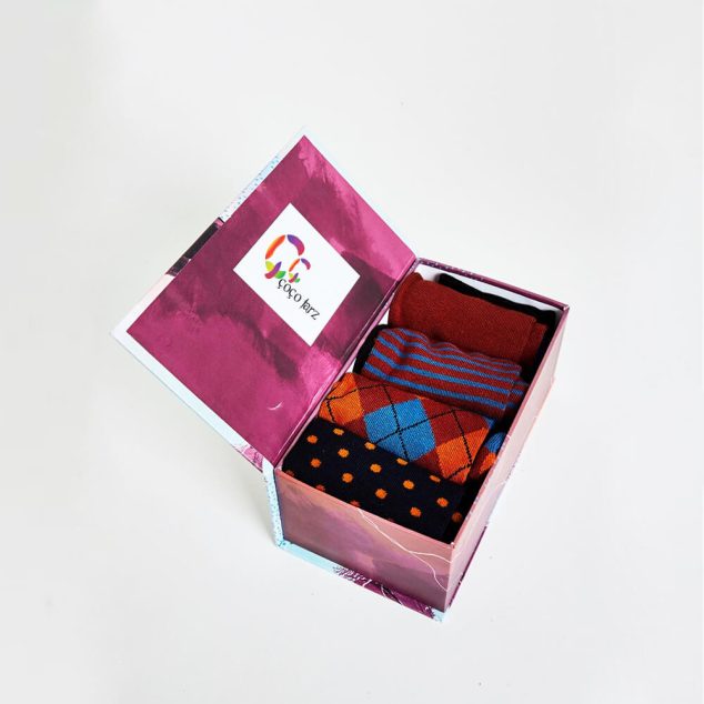 Kendinden Kapaklı Çorap Kutusu